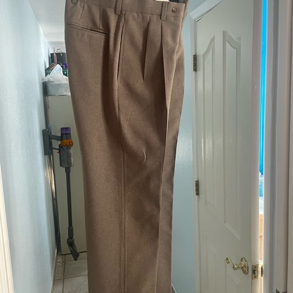 Two pairs of pants,black Claiborne & brown J Ferrar - Picture 3 of 5